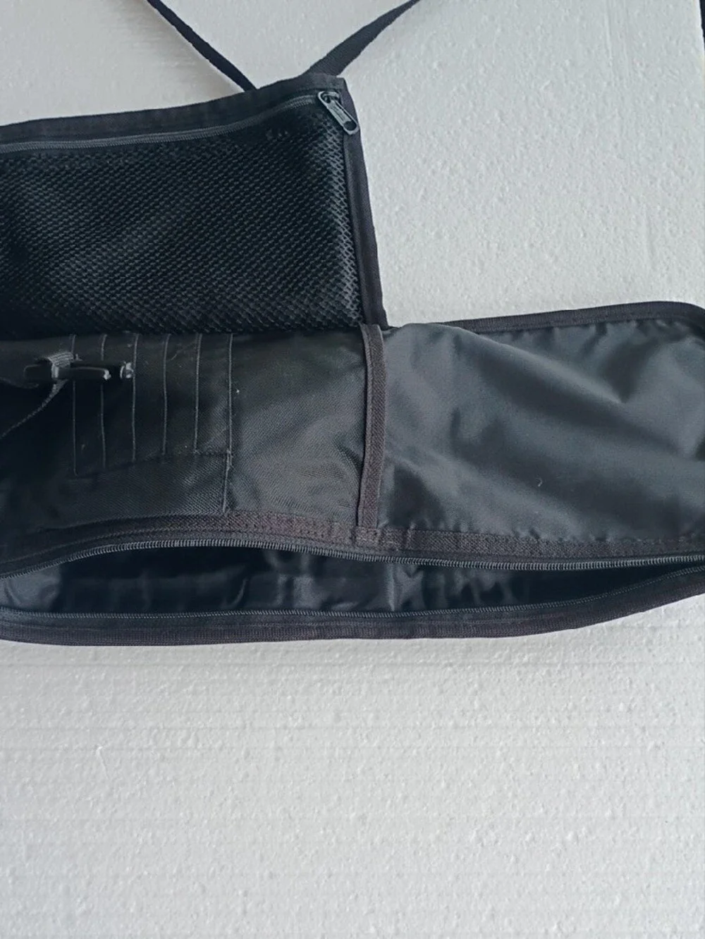 Nike Black Compact Messenger Crossbody Organizer